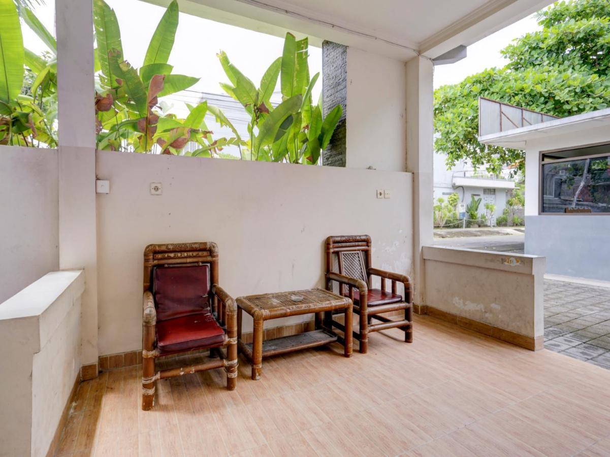 Oyo Flagship 90754 Alamanda Guesthouse Denpasar  Bagian luar foto