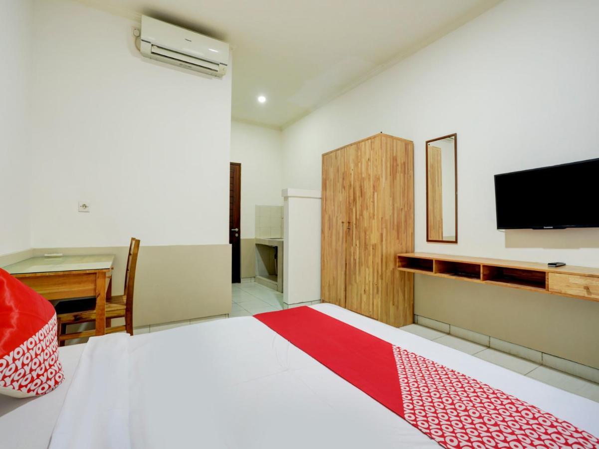 Oyo Flagship 90754 Alamanda Guesthouse Denpasar  Bagian luar foto
