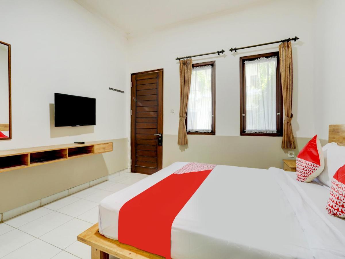 Oyo Flagship 90754 Alamanda Guesthouse Denpasar  Bagian luar foto