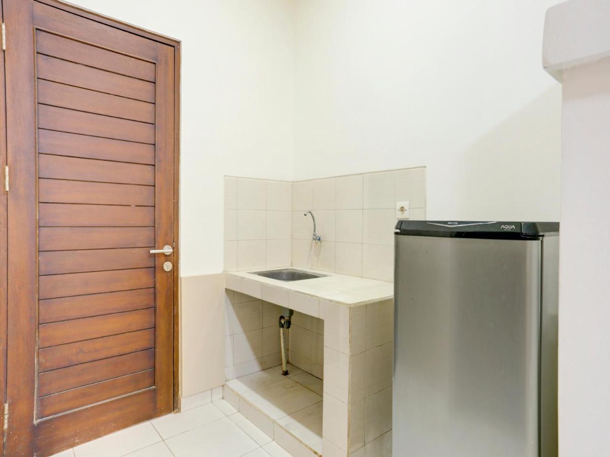 Oyo Flagship 90754 Alamanda Guesthouse Denpasar  Bagian luar foto