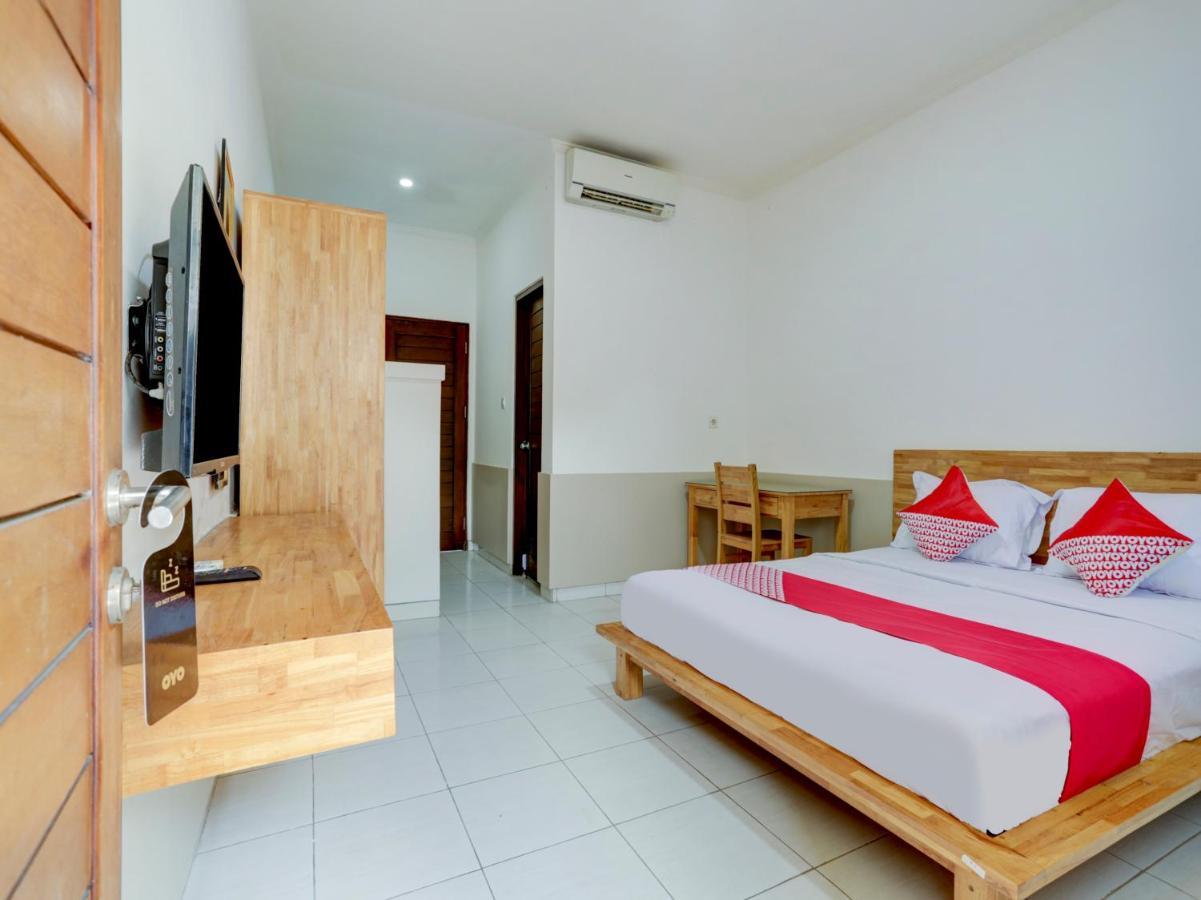 Oyo Flagship 90754 Alamanda Guesthouse Denpasar  Bagian luar foto